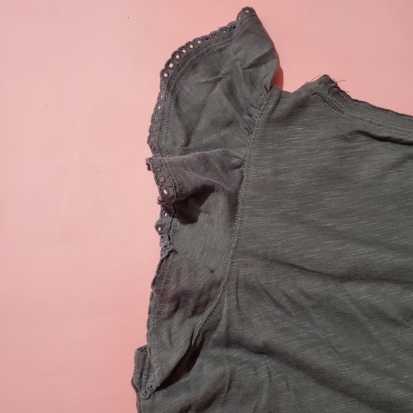 Hollister Grey Knit Top Eyelet Lace Ruffles Super Cute Preppy - Picture 8 of 8